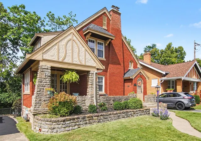 Photo 3 of Sale Pending at 200 Rosemont Ave, Fort Thomas, KY 41075 | MLS# 646681 | Listing updated on 2026-09-16