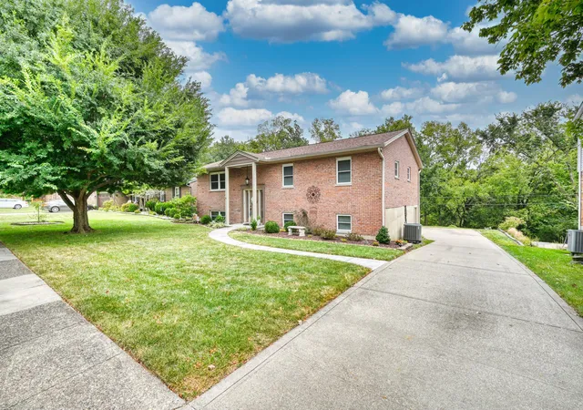 Photo 3 of Sale Pending at 415 Shannon Dr, Edgewood, KY 41017 | MLS# 646688 | Listing updated on 2026-09-21