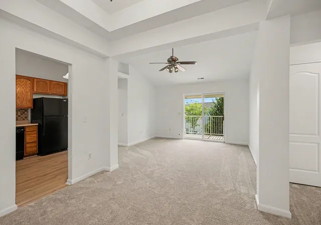 Listing Photo 5 - Condo for sale in building located at 8022 Putters Pt, Burlington, KY 41005