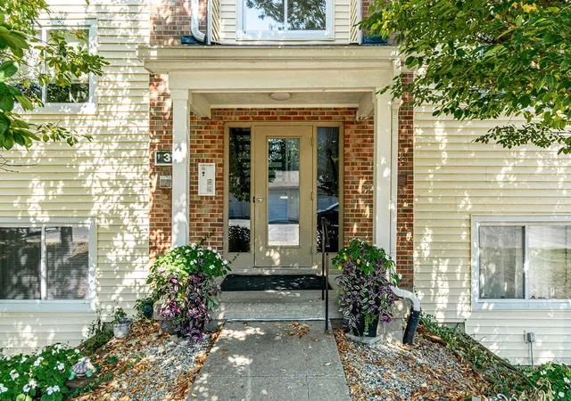 Photo 2 of Condo for sale at 31 Rio Grande Cir #1, Florence, KY 41042 | MLS# 646658 | Listing updated on 2026-10-08