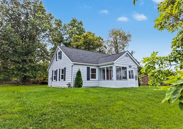 Photo 3 of Single family home for sale at 7124 Hopeful Church Rd, Florence, KY 41042 | MLS# 646679 | Listing updated on 2026-09-27