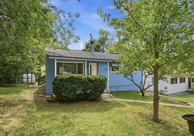 Photo 3 of Single family home for sale at 602 Buckner St, Elsmere, KY 41018 | MLS# 646852 | Listing updated on 2026-09-22