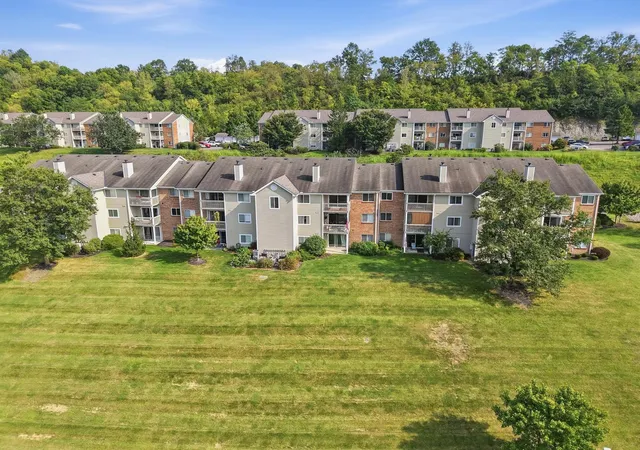 Photo 3 of Sale Pending at 220 Willowbrook Ct #10, Wilder, KY 41071 | MLS# 646769 | Listing updated on 2026-09-24
