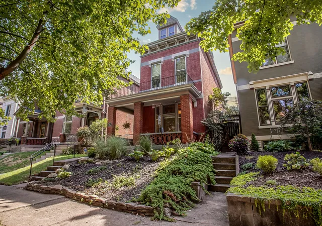 Photo 1 of Sale Pending at 546 E 4th Street, Newport, KY 41071 | MLS# 647098 | Listing updated on 2026-10-18