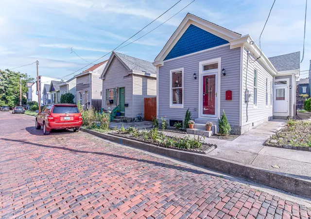 Single family home for sale at 729 Weingartner Pl, Newport, KY 41071 | MLS# 646787
