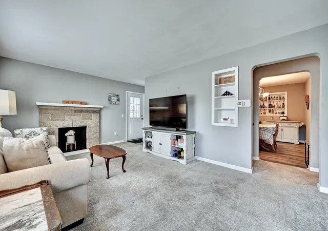 Photo 4 of Sale Pending at 708 Oak St, Ludlow, KY 41016 | MLS# 646695 | Listing updated on 2026-09-23