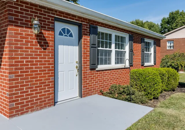 Photo 3 of Sale Pending at 1981 Hart Dr, Hebron, KY 41048 | MLS# 646734 | Listing updated on 2026-09-18