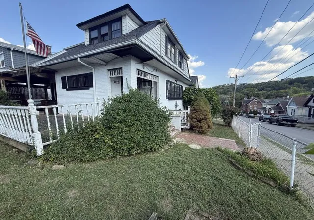 Photo 1 of Single family home for sale at 1228 Parkway Ave, Covington, KY 41011 | MLS# 646694 | Listing updated on 2026-09-21