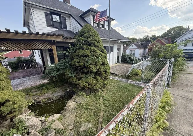 Photo 2 of Single family home for sale at 1228 Parkway Ave, Covington, KY 41011 | MLS# 646694 | Listing updated on 2026-09-21