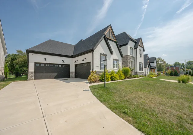 Photo 1 of Mansion for sale at 1013 Walburg Ave, Ft Mitchell, KY 41017 | MLS# 646748 | Listing updated on 2026-09-20