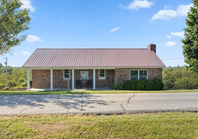 Single family home for sale at 819 Concord Caddo Rd, Falmouth, KY 41040 | MLS# 646742