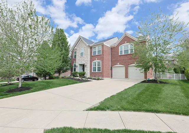 Photo 2 of Single family home for sale at 8640 Treeline Dr, Florence, KY 41042 | MLS# 646784 | Listing updated on 2026-09-18