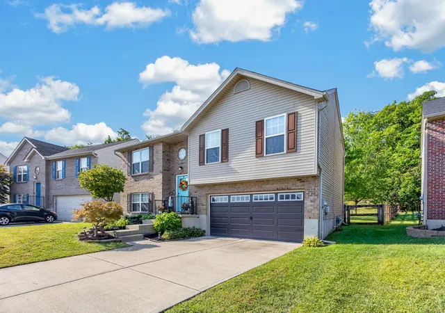 Photo 3 of Sale Pending at 2585 Ivan Ct, Hebron, KY 41048 | MLS# 646789 | Listing updated on 2026-09-30