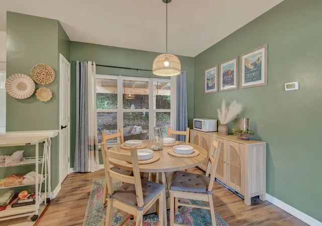 Photo 3 of Sale Pending at 208 Cleveland Ave, Bellevue, KY 41073 | MLS# 646782 | Listing updated on 2026-09-18