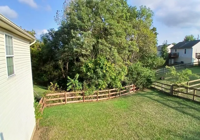 Photo 4 of Single family home for sale at 1575 Clovernook Dr, Elsmere, KY 41018 | MLS# 646806 | Listing updated on 2026-10-03