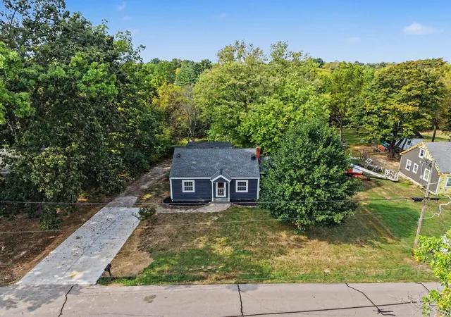 Photo 3 of Sale Pending at 666 Skyway Dr, Independence, KY 41051 | MLS# 646812 | Listing updated on 2026-09-27