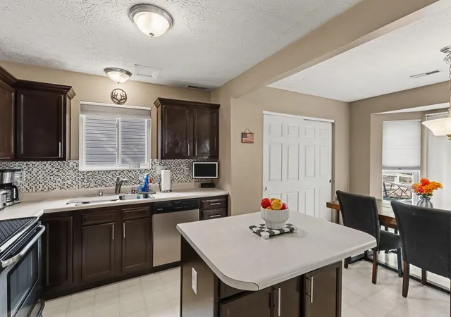 Photo 4 of Sale Pending at 3130 Bridle Run Dr, Independence, KY 41051 | MLS# 646823 | Listing updated on 2026-09-30