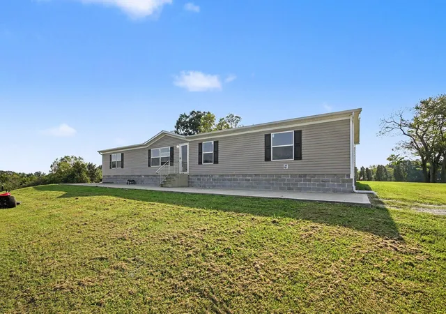 Single family home for sale at 2951 Gumlick Rd, Falmouth, KY 41040 | MLS# 646846