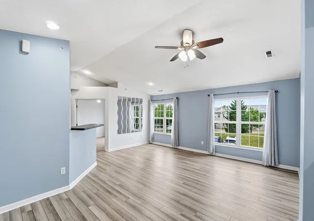 Listing Photo 1 - Condo for sale in building located at 2235 Jackson Ct, Florence, KY 41042