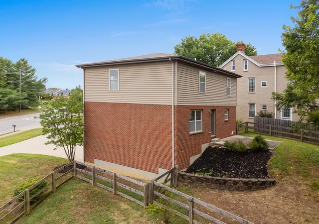 Photo 4 of Single family home for sale at 414 Kyles Ln, Covington, KY 41011 | MLS# 646894 | Listing updated on 2026-10-05
