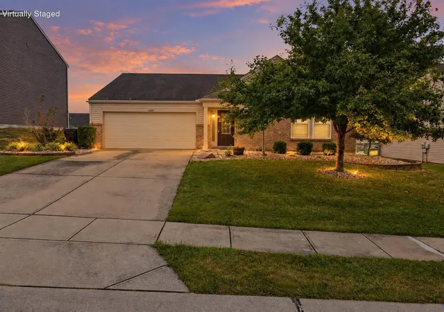 Photo 2 of Single family home for sale at 1209 Summerlake Dr, Alexandria, KY 41001 | MLS# 646897 | Listing updated on 2026-09-28