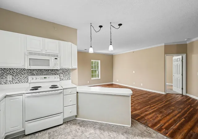 Photo 4 of Condo for sale at 1186 Periwinkle Dr, Florence, KY 41042 | MLS# 646887 | Listing updated on 2026-10-07