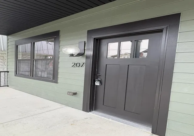 Photo 3 of Single family home for sale at 207 5th Avenue, Dayton, KY 41074 | MLS# 646849 | Listing updated on 2026-10-02