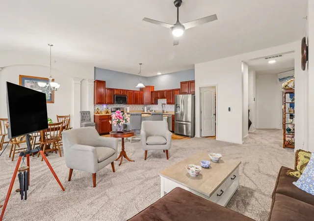 Listing Photo 5 - Condo for sale in building located at 645 Radnor Ln, Walton, KY 41094