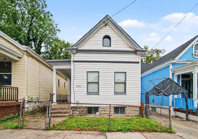 Photo 1 of Single family home for sale at 2033 Mackoy St, Covington, KY 41014 | MLS# 646878 | Listing updated on 2026-09-23