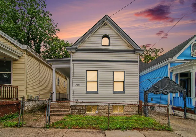 Photo 2 of Single family home for sale at 2033 Mackoy St, Covington, KY 41014 | MLS# 646878 | Listing updated on 2026-09-23