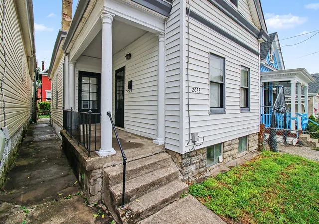 Photo 3 of Single family home for sale at 2033 Mackoy St, Covington, KY 41014 | MLS# 646878 | Listing updated on 2026-09-23