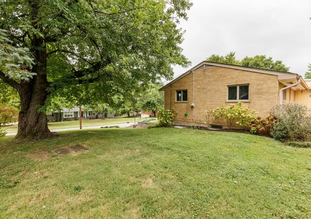 Photo 3 of Single family home for sale at 752 Rogers Rd, Villa Hills, KY 41017 | MLS# 646902 | Listing updated on 2026-09-30