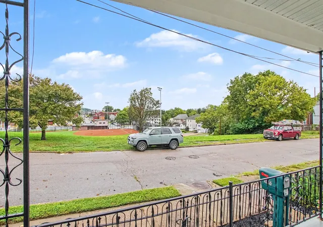 Photo 3 of Single family home for sale at 501 W 21st Street, Covington, KY 41014 | MLS# 646883 | Listing updated on 2026-09-23