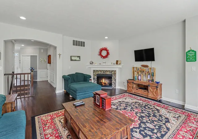 Photo 3 of Single family home for sale at 8014 Arcadia Blvd, Alexandria, KY 41001 | MLS# 646868 | Listing updated on 2026-09-23
