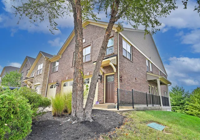 Listing Photo 2 - Condo for sale in building located at 636 Hidden Pine Wy, Ft Mitchell, KY 41017