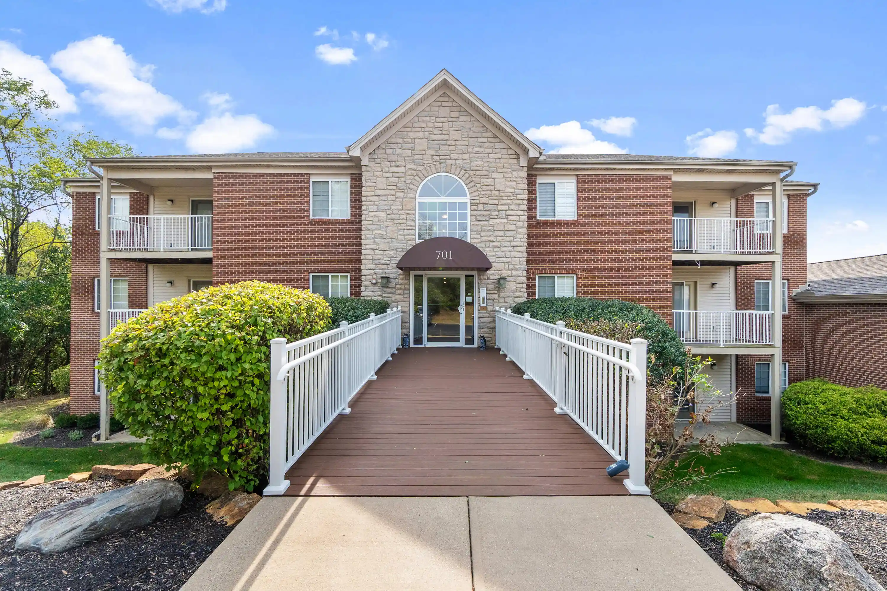 Listing Photo 1 - Condo for sale in 701 Napa Vly Ln located at 701 Napa Vly Ln, Crestview Hills, KY 41017 - Unit 701 Napa Valley Ln