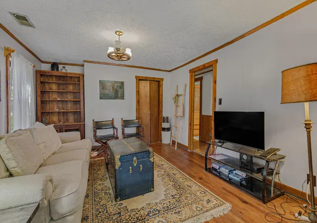 Photo 4 of Sale Pending at 2120 Old Main St, Maysville, KY 41056 | MLS# 647091 | Listing updated on 2026-10-27