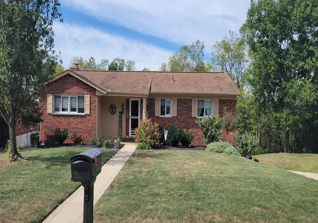 Photo 1 of Single family home for sale at 806 Fawnhill Dr, Ft Mitchell, KY 41017 | MLS# 647159 | Listing updated on 2026-10-29