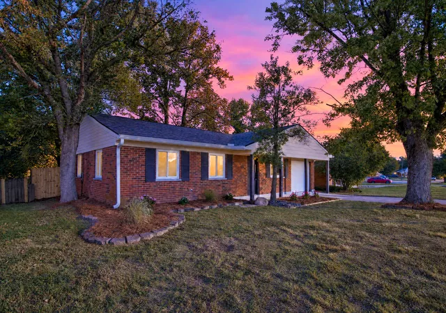 Photo 1 of Single family home for sale at 3750 Autumn Rd, Elsmere, KY 41018 | MLS# 647177 | Listing updated on 2026-10-27