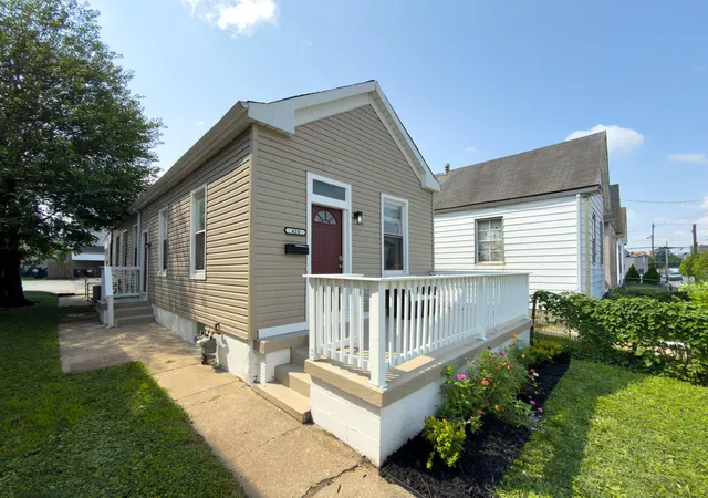 Photo 2 of Sale Pending at 420 W 9th Street, Newport, KY 41071 | MLS# 647221 | Listing updated on 2026-10-19