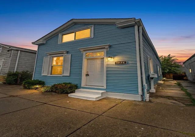 Photo 1 of Single family home for sale at 1034 Patterson St, Newport, KY 41071 | MLS# 647304 | Listing updated on 2026-10-25