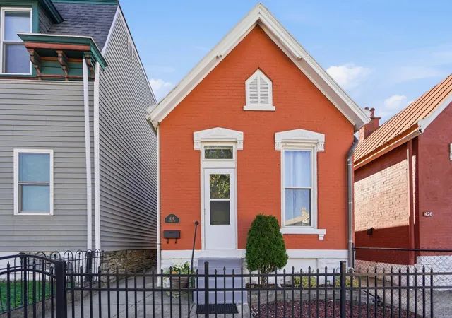 Single family home for sale at 424 Hodge St, Newport, KY 41071 | MLS# 647372