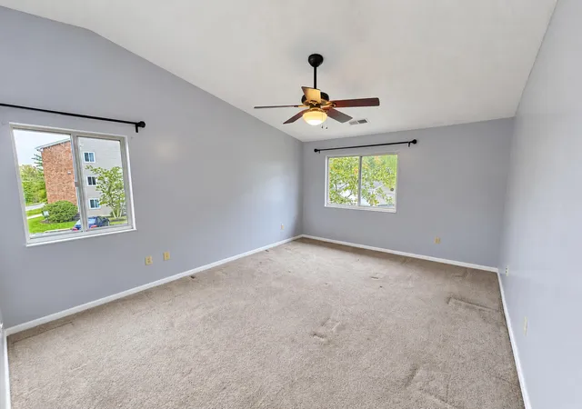 Listing Photo 1 - Condo for sale in building located at 490 Lakeview Dr, Wilder, KY 41071 - Unit #7