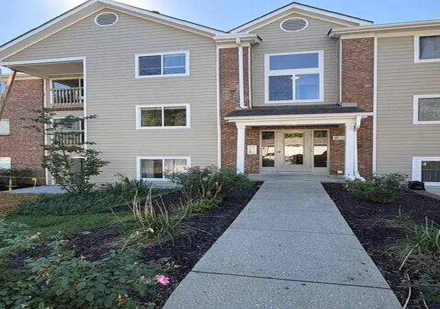 Condo for sale at 80 Creekwood Dr #4, Wilder, KY 41071 | MLS# 647347