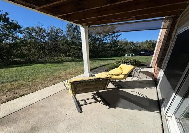 Listing Photo 1 - Condo for sale in building located at 80 Creekwood Dr, Wilder, KY 41071 - Unit #4