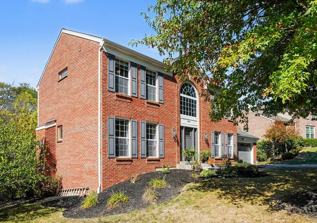 Photo 2 of Single family home for sale at 686 Meadow Wood Dr, Crescent Springs, KY 41017 | MLS# 647470 | Listing updated on 2026-10-19