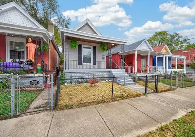 Photo 3 of Single family home for sale at 418 Delmar Pl, Covington, KY 41014 | MLS# 647608 | Listing updated on 2026-10-27