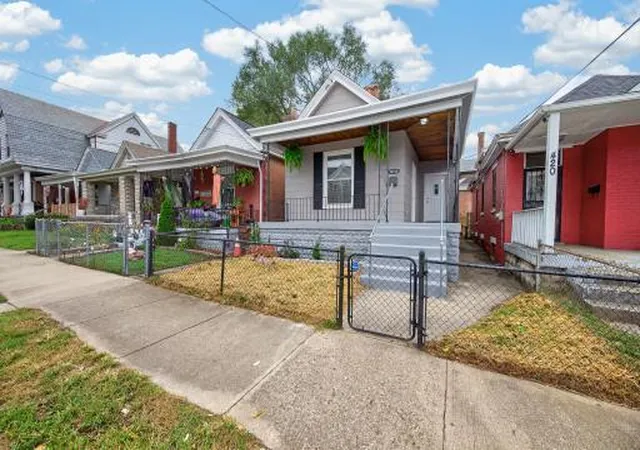 Photo 4 of Single family home for sale at 418 Delmar Pl, Covington, KY 41014 | MLS# 647608 | Listing updated on 2026-10-27