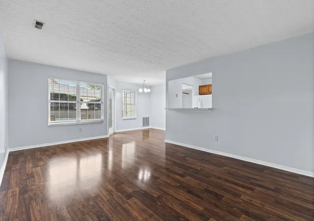 Listing Photo 1 - Condo for sale in building located at 17 Mdw Ln, Highland Heights, KY 41076 - Unit #1