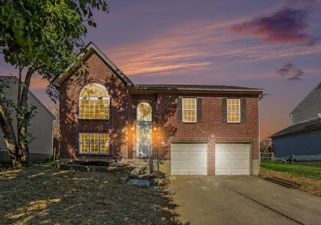 Photo 1 of Single family home for sale at 5556 Strike The Gold Dr, Burlington, KY 41005 | MLS# 647763 | Listing updated on 2026-10-29